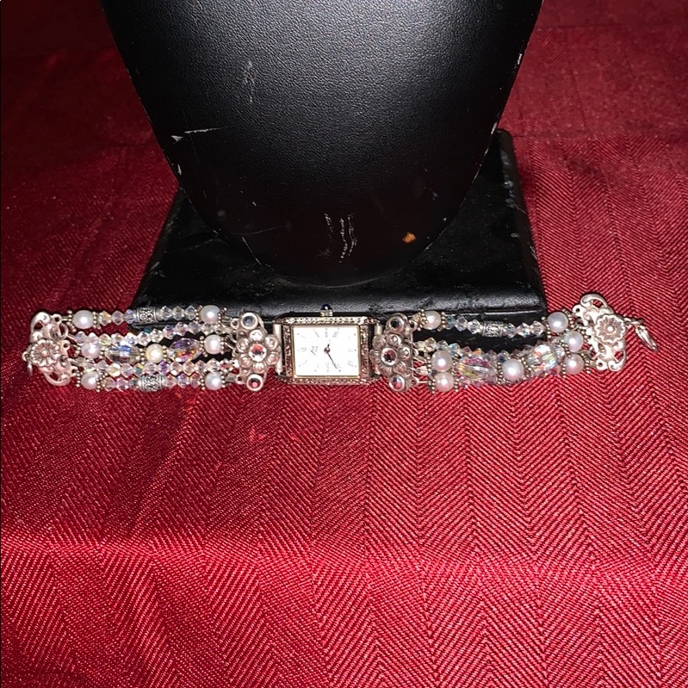 Women’s watch with Krystle band